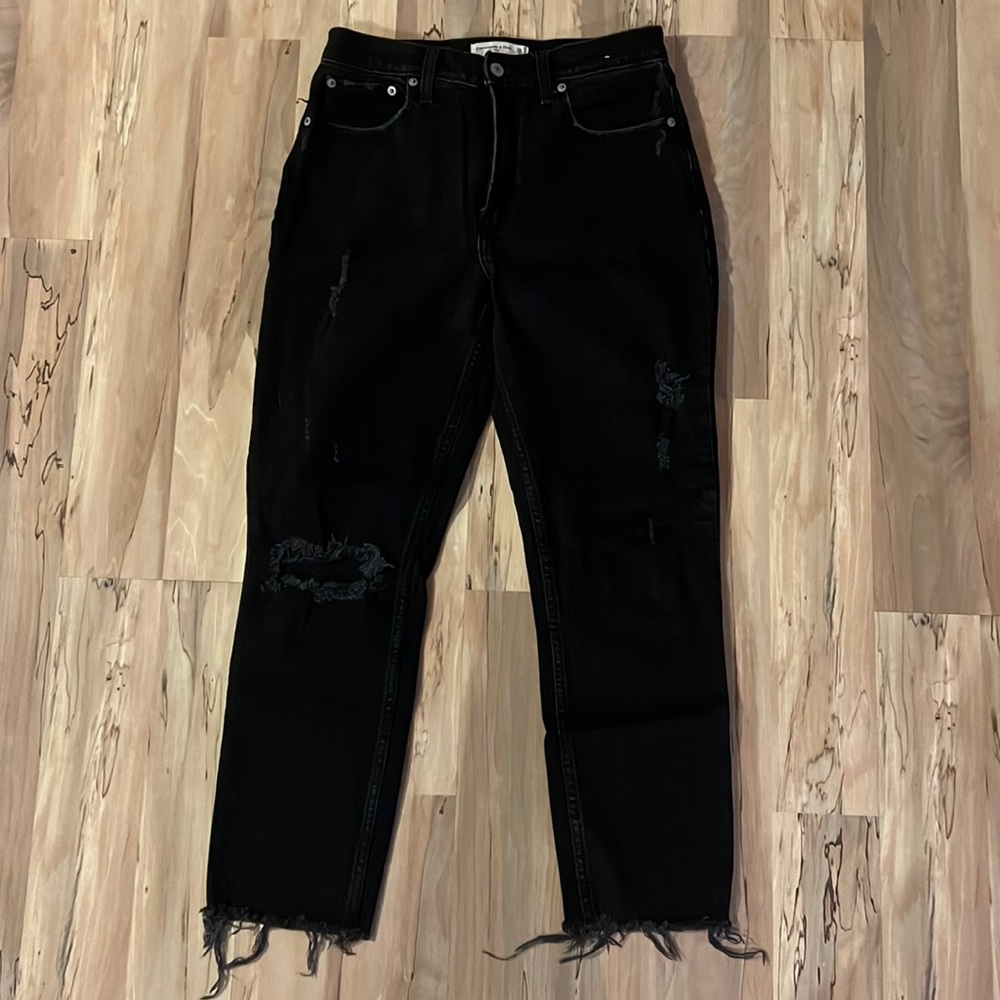 Abercrombie & Fitch High Rise Mom Jean